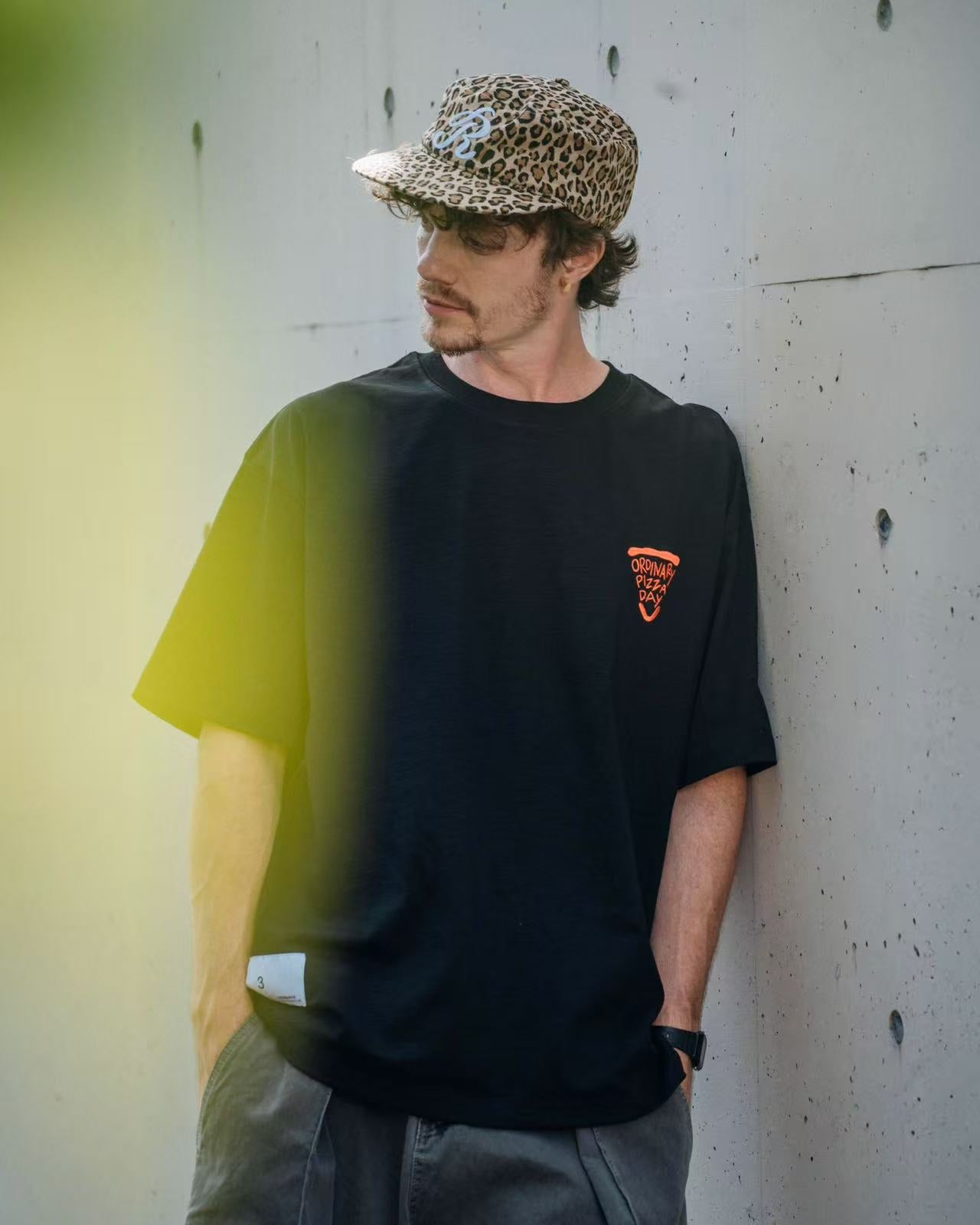 ORDINARY 美式披薩衝浪Tee