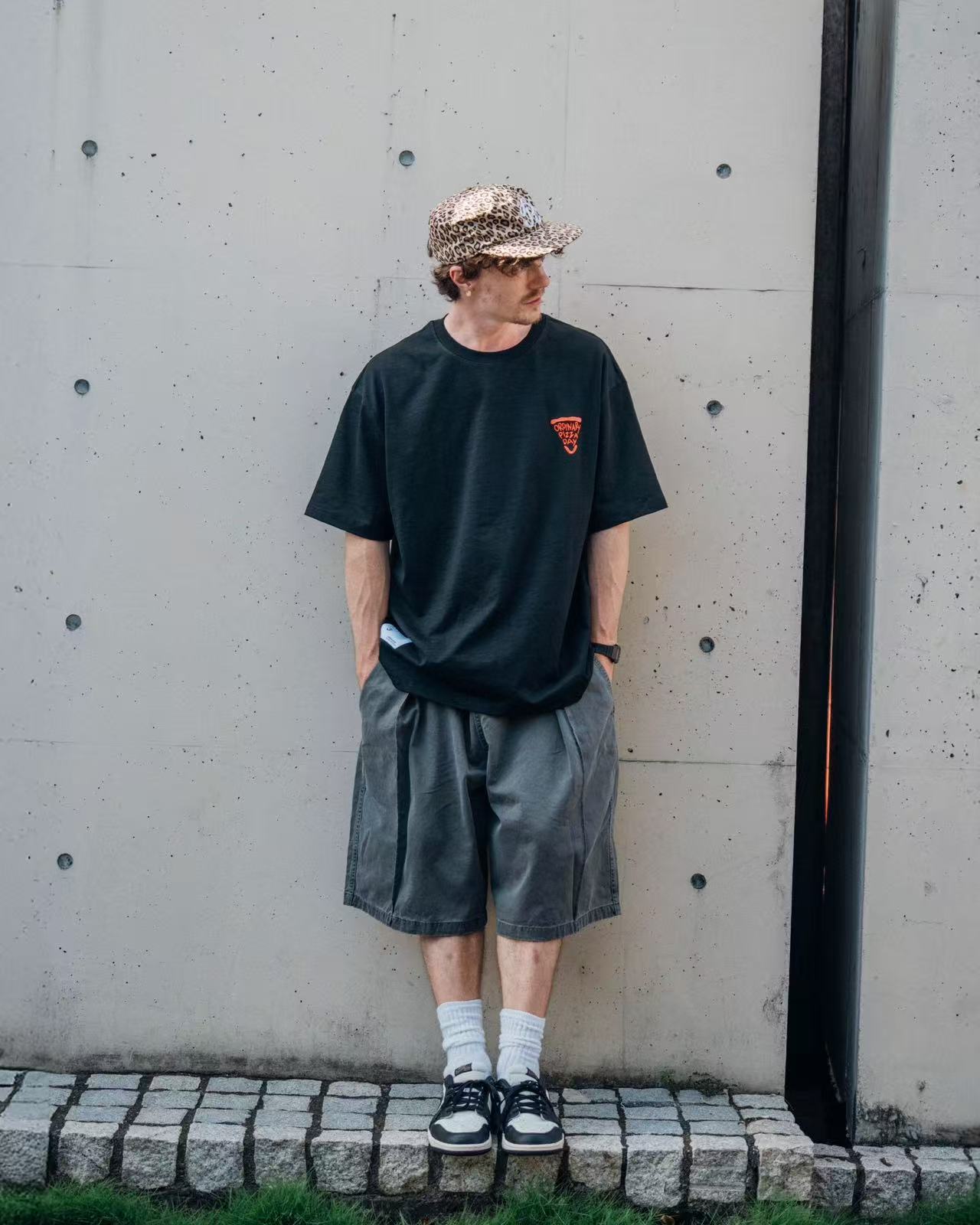ORDINARY 美式披薩衝浪Tee