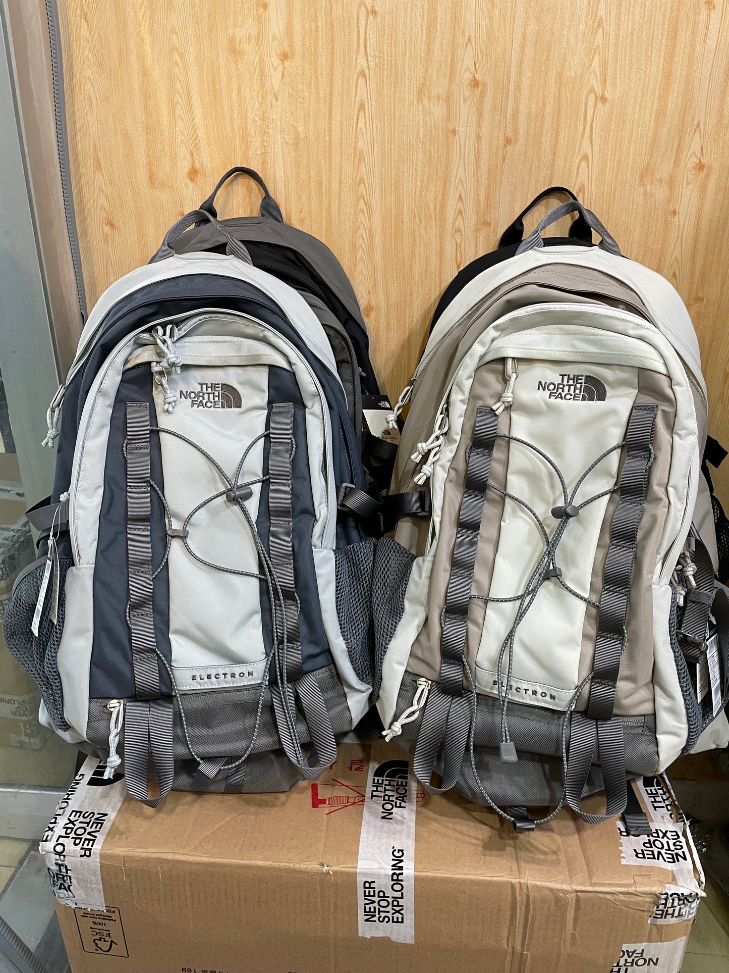 THE NORTH FACE ELECTRON背包(附送韓國TNF限定熊仔掛飾)