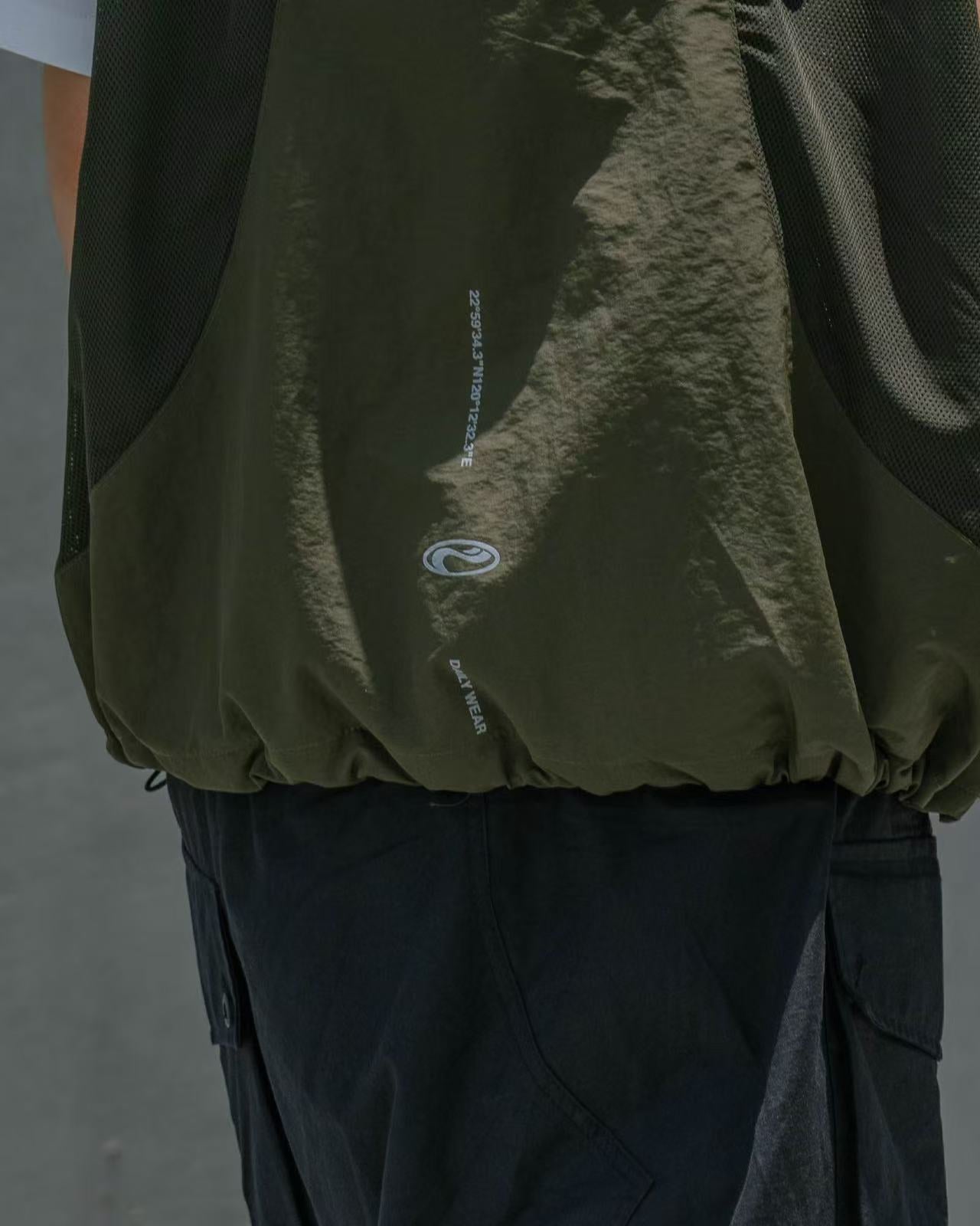 ORDINARY 機能拼接背心