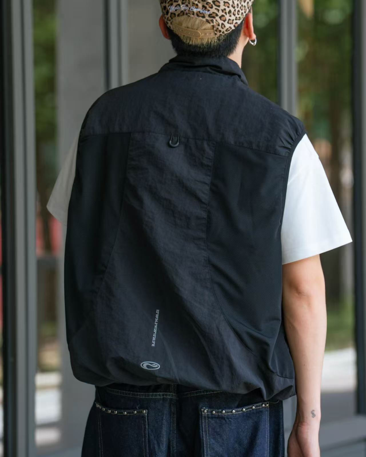 ORDINARY 機能拼接背心