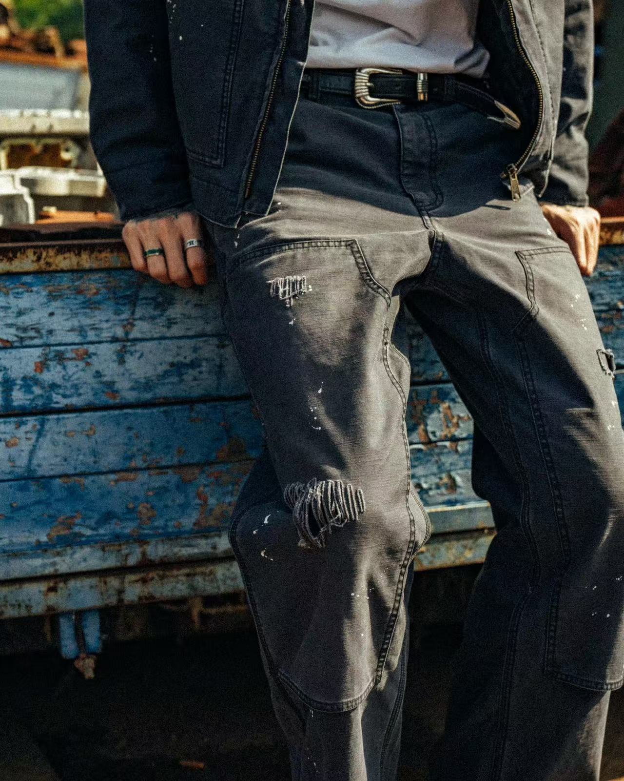 ORDINARY DISTRESSED PAINT SPLATTER PANTS