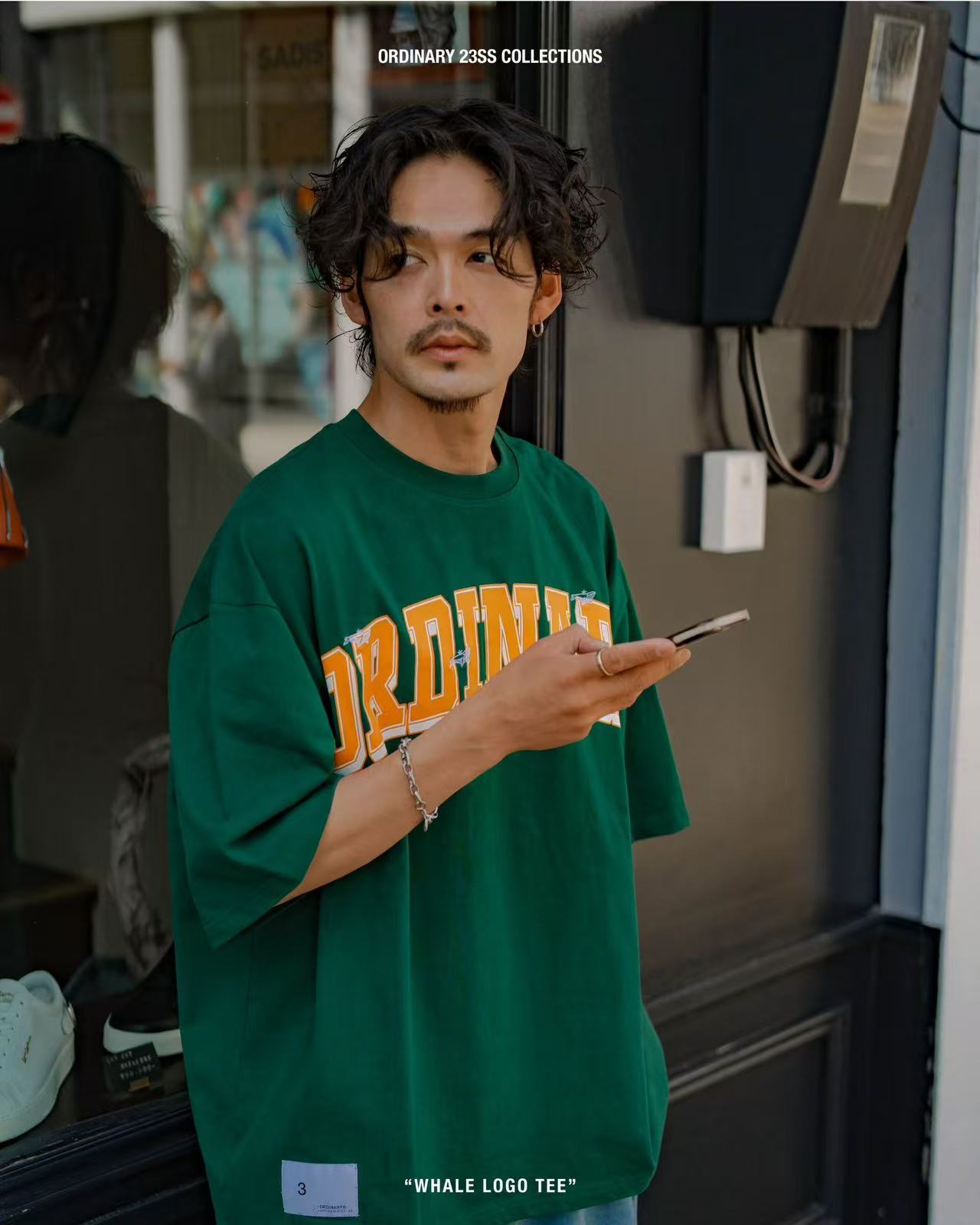 ORDINARY 經典大學字刺繡鯨魚LOGO短tee