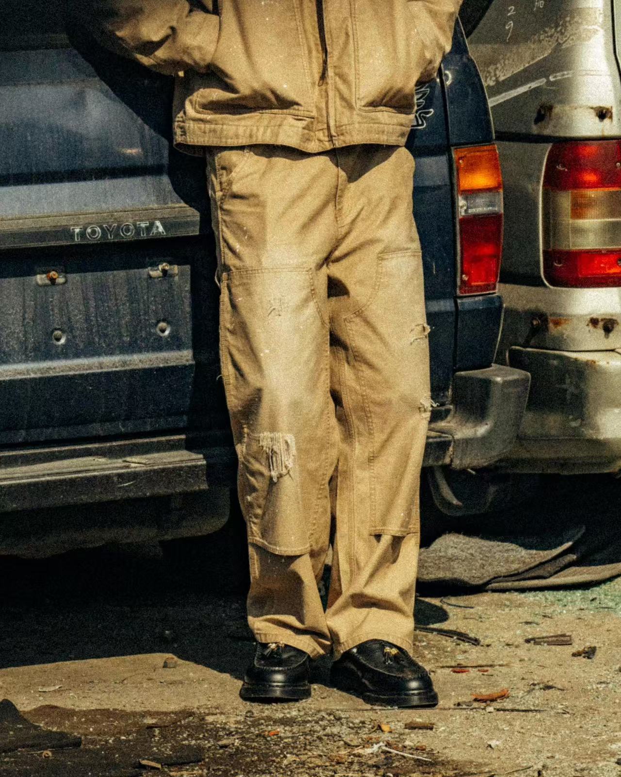 ORDINARY DISTRESSED PAINT SPLATTER PANTS